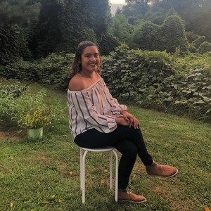 Meet your Posher, Laura